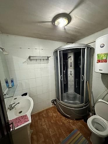 Кыймылсыз мүлк: Восток Сдается 2х ком квартира Этаж:2 Серия:104 серия С мебелью — 2