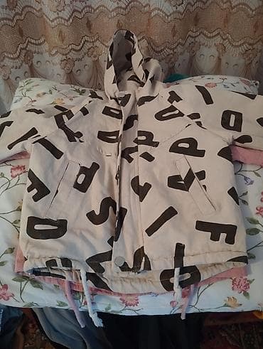 Шорты: Куртка с капюшоном для подростка/взрослого, свободный крой. - Цвет — 1