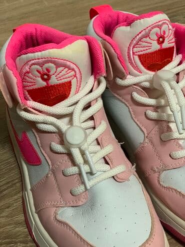 американская детская обувь: Продаю детские кроссовки!!! Цена окончательная!!! Размер: 37, но — 6