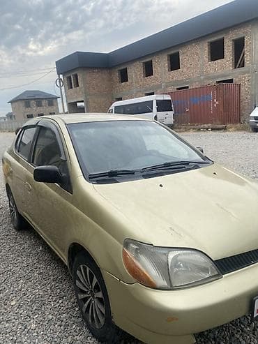 Toyota Echo: 2000 г., Автомат, Бензин, Седан — 1