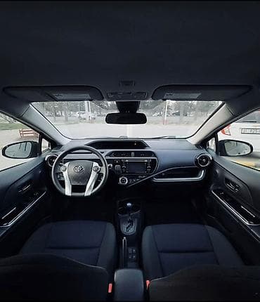 Toyota Aqua: 2017 г., 1.5 л, Вариатор, Гибрид, Хетчбек — 6