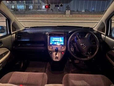 девер: Honda Stream: 2003 г., 2 л, Автомат, Бензин, Минивэн — 6