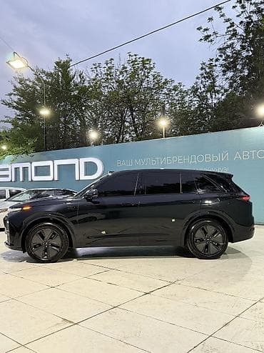 бив х7: Lixiang L8: 2024 г., Автомат, Гибрид, Кроссовер — 9