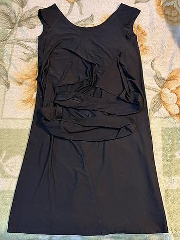 Личные вещи: Женская одежда, набор - Платье черное, без рукавов, длина до колена — 1