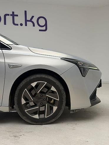 GAC: Электромобиль GAC Aion S Plus, серебристый седан Основные — 9