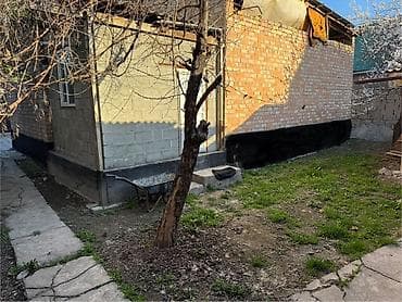 нижня аларча: 🏡 **Продаётся уютный кирпичный дом** 📍 Нижняя Ала-Арча, Ак-Босого ✨ — 10