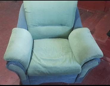 Укалоочу креслолор: Кресло мягкое двухцветное (сине-зелёное) Количество два. Одно кресло — 1