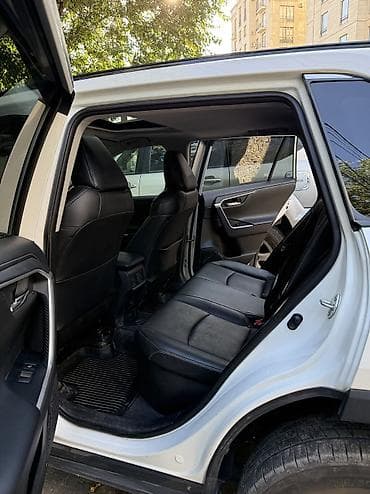 Toyota RAV4: 2019 г., 2.5 л, Вариатор, Гибрид, Внедорожник — 6