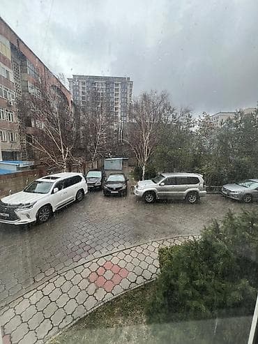 квартира ысык куль: Сдается: 4 комнатная квартира Район: Золотой квадрат Адрес: Исанова — 3
