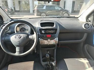 Toyota Aygo: 2008 г., 0.1 л, Механика, Бензин, Хэтчбэк