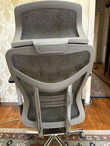 Офисные кресла: Офисное кресло, С колесиками — 3