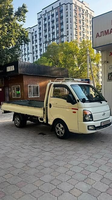 Легкий грузовик, Hyundai, Стандарт, 2 т, Б/у at lalafo.kg Легкий грузовик, Hyundai, Стандарт, 2 т, Б/у