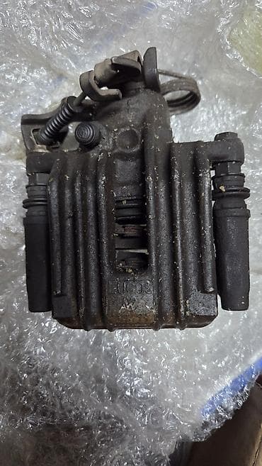 плунжерная пара: Продаю пару задних тормозных суппортов для VAG фирмы Lucas — 2