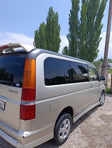 минивен: Honda Stepwgn: 2002 г., Минивэн — 1