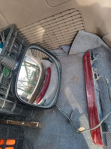 Үн басаңдаткычтар: Арткы көрүнүшү Күзгү Honda Колдонулган, Оригинал — 1