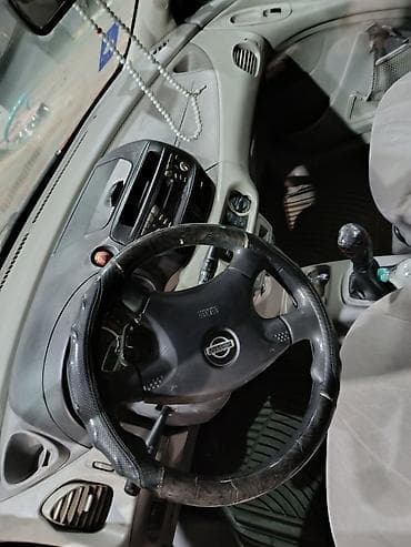 mini coper: Nissan Almera Tino: 2001 г., 1.8 л, Механика, Бензин, Хэтчбэк — 6