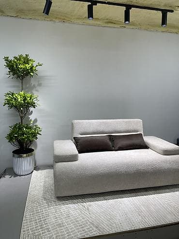 угловые диваны: Прямой диван — 4