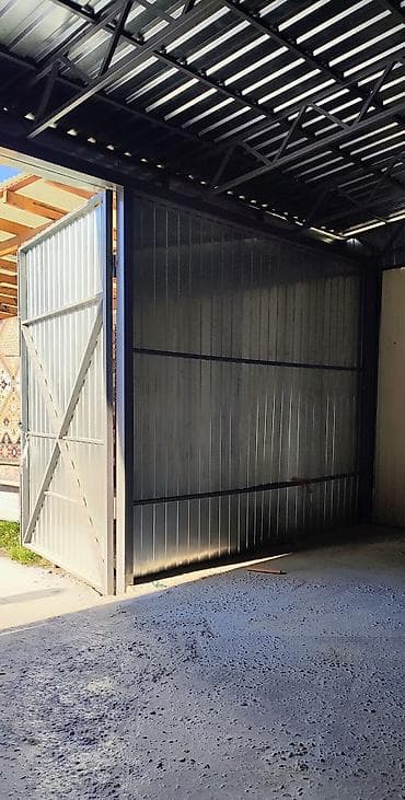 карадарь: Сдается помещение в центре, в районе кулатова л.толстого, первая — 3