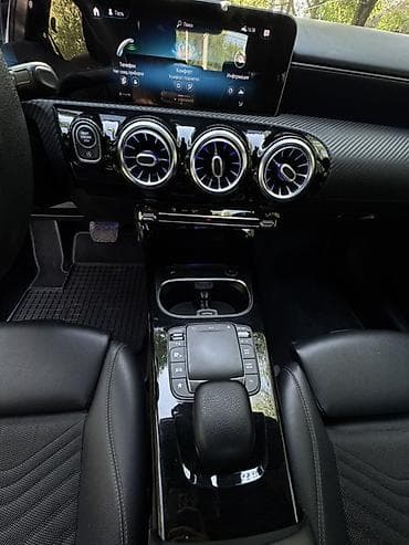 audi a3: Mercedes-Benz A-Class: 2020 г., 2 л, Автомат, Бензин, Седан — 7