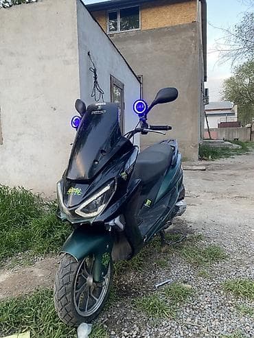 motor cycle: Макси-скутер 150 куб. см, Бензин, Б/у — 1