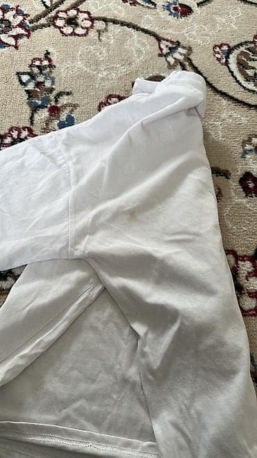 Шубы: Лонгслив белого цвета с круглым вырезом - Фасон: базовый лонгслив — 2