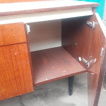 раковина для ванной с тумбой и зеркалом: Туалетный столик с большим зеркалом в винтажном стиле — 3