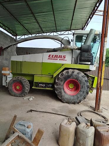 claas: Сельскохозяйственная техника: тракторы К-700/К-701 с навесным — 2