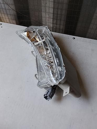 ambient light: Правый поворотник Toyota — 2
