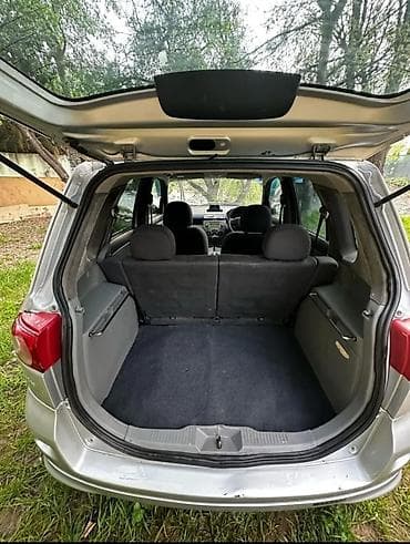 toyota belta: Mazda Demio: 2004 г., Хэтчбэк — 3