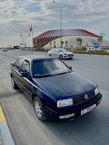 Продажа авто: Volkswagen Vento: 1992 г., 1.8 л, Механика, Бензин, Седан — 1