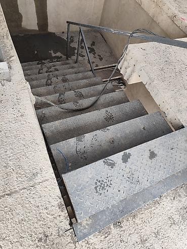 три уголник: Металлическая лестница Для дома, Форма лестницы: Г-образная, Стиль: Модерн — 9