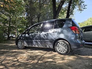 смешанный: Toyota Corolla Verso: 2003 г., 1.6 л, Механика, Бензин, Хэтчбэк — 2