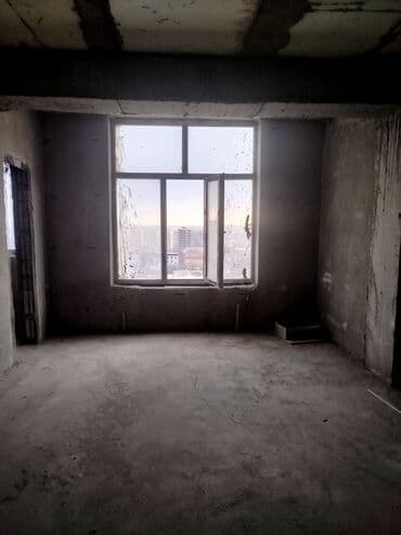 квартира в районе ошского рынка: 2 бөлмө, 91 кв. м, Элитка, 11 кабат, ПСО (өзү оңдоп түзөтүп бүтүү үчүн) — 14