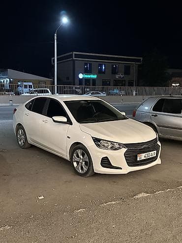Chevrolet Onix: 2019 г., 1 л, Автомат, Бензин, Седан — 3