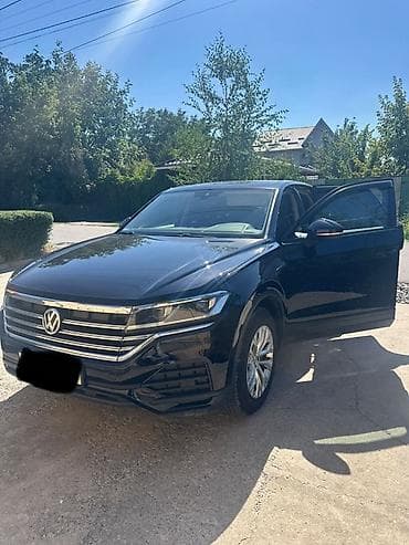 Volkswagen Touareg: 2018 г., 2 л, Автомат, Бензин, Кроссовер — 1