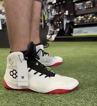 Мужские кроссовки, 45, Adidas, Новый, цвет - Белый at lalafo.kg Мужские кроссовки, 45, Adidas, Новый, цвет - Белый