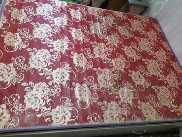 кровати 2 ярусные: Кровать двуспальная, размер матраса 140 на 190, б/у — 2