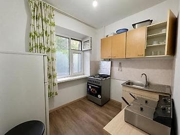 по ворошилова: 3 комнаты, 49 м², Таатан ТЦ Индивидуалка, 1 этаж — 6