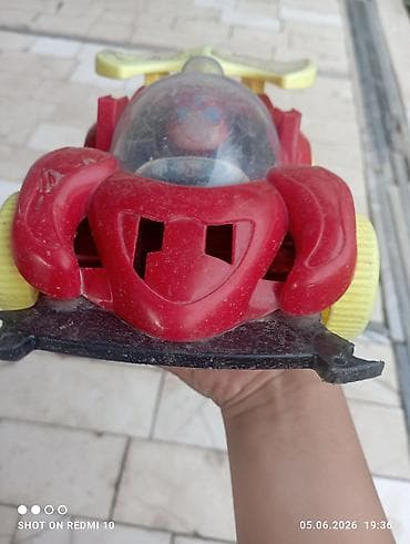 набор рисование: Игрушечная машинка с фигуркой водителя - Яркая красно‑желтая — 3