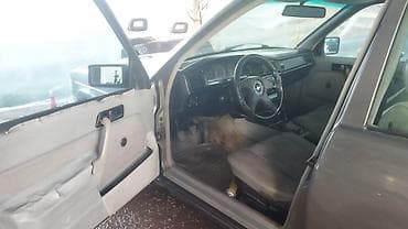 мерседес т 1: Mercedes-Benz 190: 1984 г., 1.8 л, Кол менен иштөөчү, Бензин, Седан — 6