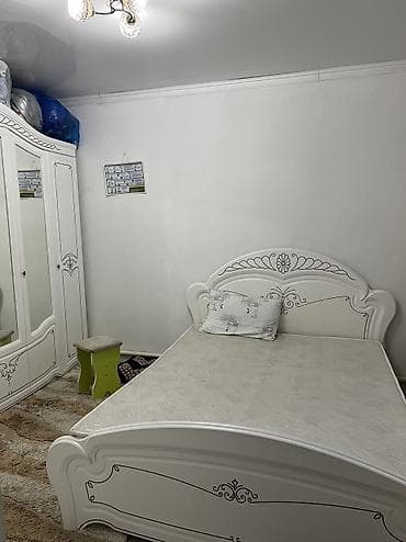 сдаю помощение: В большом 4-х комнатном доме сдается комната зал 8*4.Можно молодой — 5