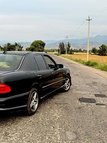 e 302: Mercedes-Benz E-Class: 1995 г., Седан — 4