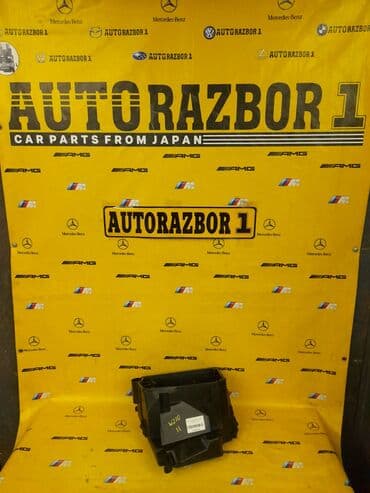 блок предохранителей: Крышка блока предохранителя 
Mercedes Benz w210 — 1