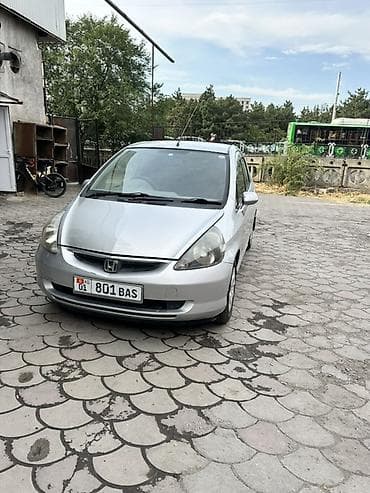 Продажа авто: Honda Fit: 2002 г., 1.3 л, Вариатор, Бензин, Хэтчбэк — 3
