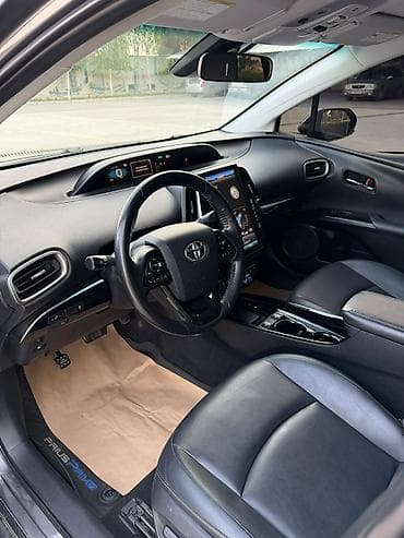 дамкрат авто: Toyota Prius: 2021 г., 1.8 л, Вариатор, Гибрид, Лифтбек — 6