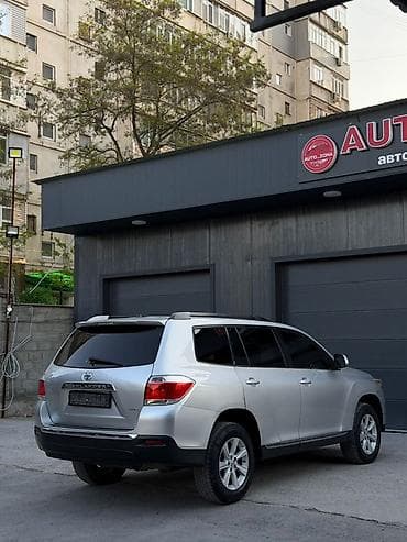 шины бочки: Toyota Highlander: 2011 г., Автомат, Кроссовер — 1