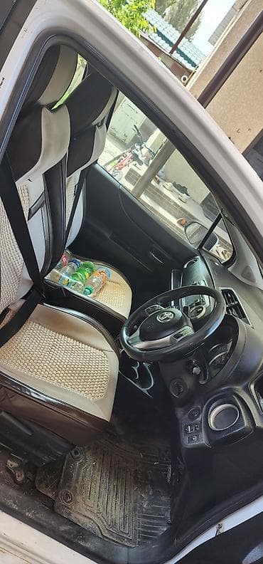 тойота ярис гибрид: Toyota Yaris: 2014 г., 1.3 л, Автомат, Бензин, Хэтчбэк — 3