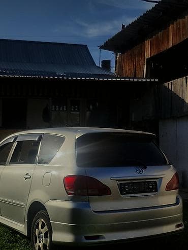 джели авто: Toyota Ipsum: 2003 г., 2.4 л, Автомат, Бензин, Минивэн — 4