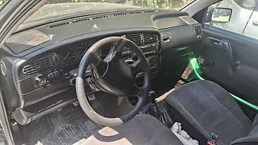 венто 1998: Volkswagen Vento: 1993 г., 1.8 л, Механика, Бензин — 3
