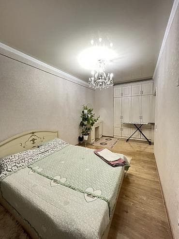 мебель белая: Уютная спальня с полноценной меблировкой и светлым классическим — 1